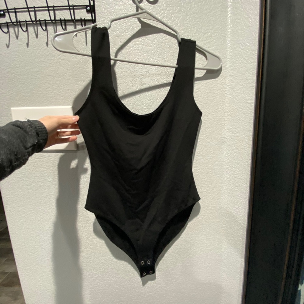 FOREVER21 Scoop Neck Bodysuit - Picture 2 of 3